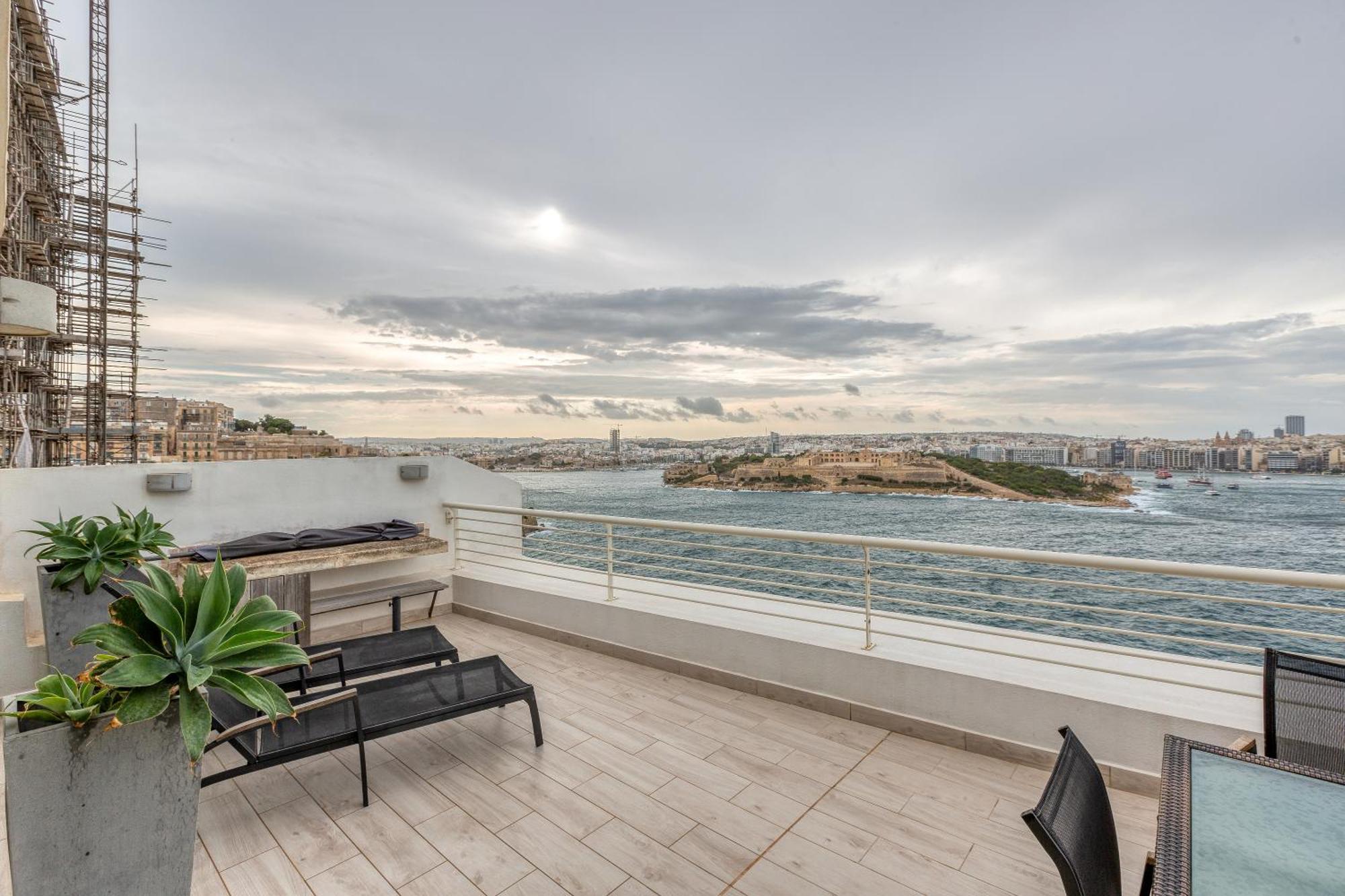 49/3 Seafront Duplex Penthouse In La Valletta Esterno foto
